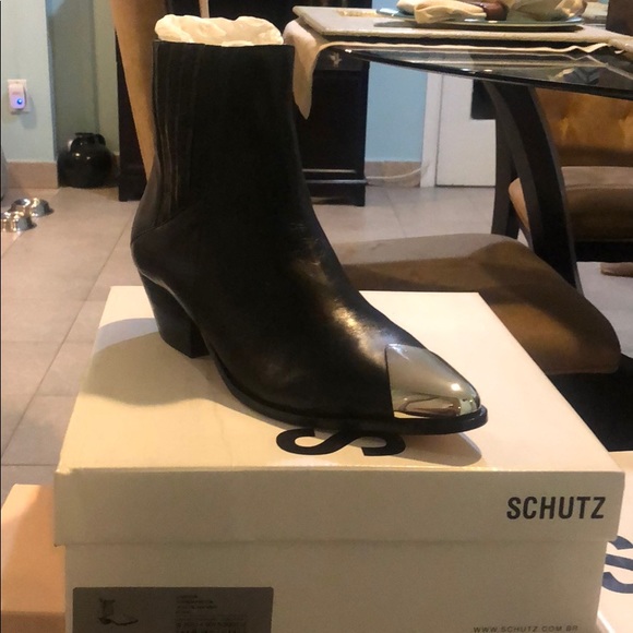 Schutz Luccyen cap toe bootie. BRAND NEW - Picture 2 of 6